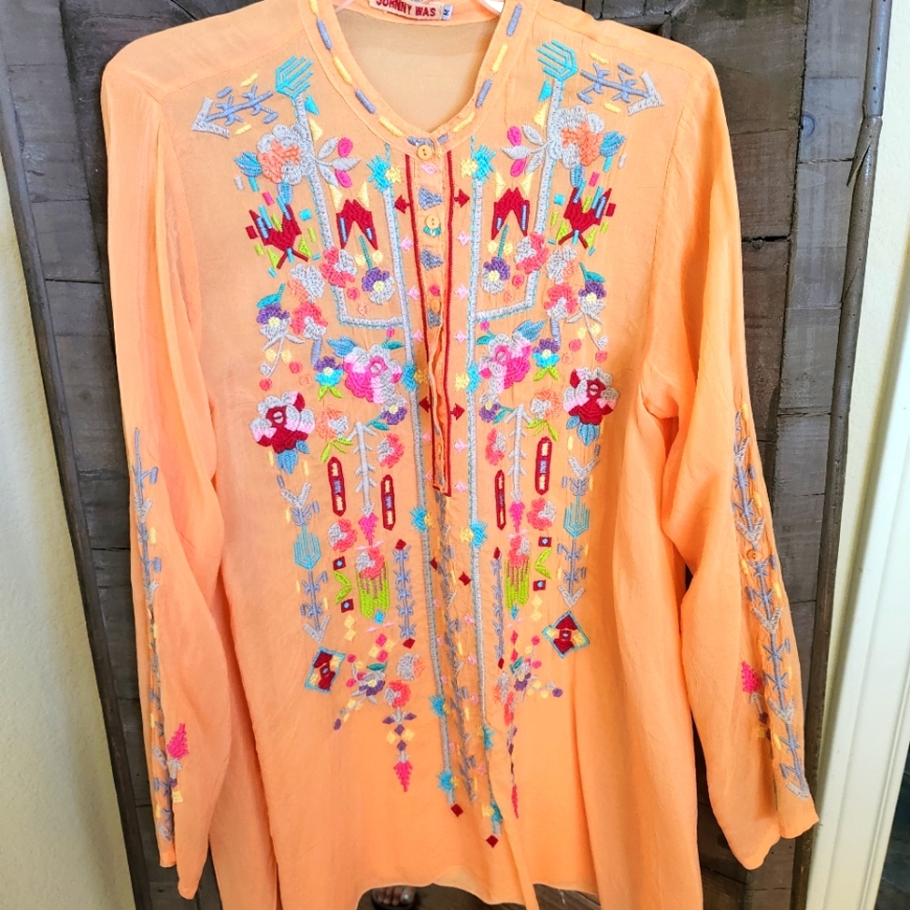 Johnny Was Tunic  size M, light coralworn twice